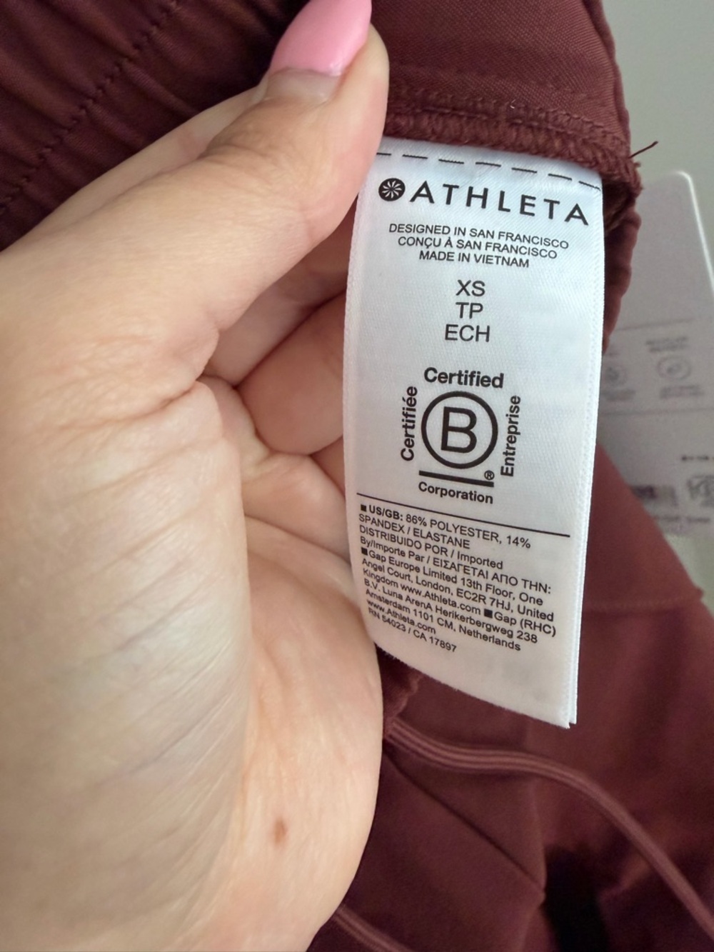 NWT Athleta Endeavor High Rise Relaxed Pants Cherrywood Size XS - Picture 10 of 10